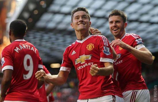 不仅是申花生涯亚冠首球,更是首位在精英赛破门的香港球员.